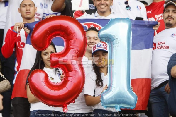 NO SE VIO: Los ladrillos, la furia de Manolo y Amado en la barra del Motagua