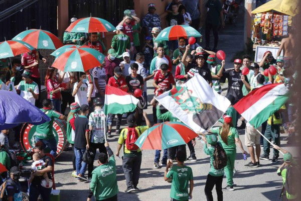Fotos del Marathón-Real España: El desahogo de Ramiro Rocca y el show de los aficionados