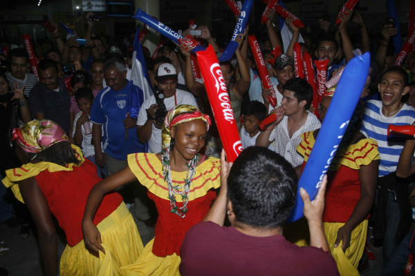 Locura en recibimiento de la Selección Sub 23