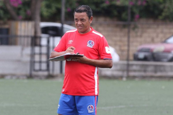 Técnicos que pasaron de la televisión a dirigir en el fútbol hondureño