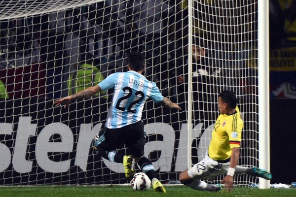 Argentina sufre en penales pero se mete a semifinales de Copa América