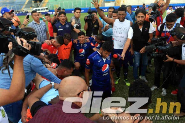 ¡Agarren a ese ciclón! Así festejó Motagua la eliminación del Olimpia