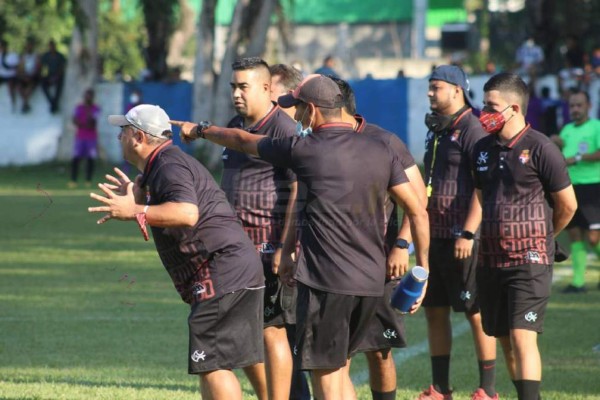 'Manita' de Victoria a Real Juventud: fiesta, llanto y polémica arbitral en La Ceiba ¡hasta expulsión!