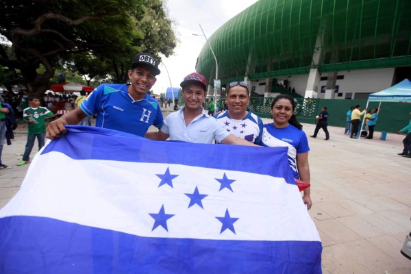 Ambiente Honduras vrs México en partido amistoso