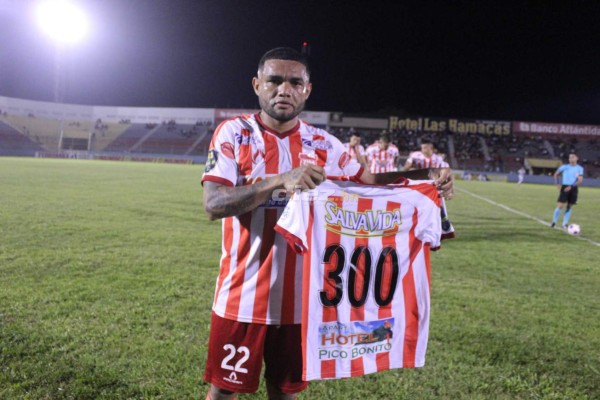 Afición reprende a Marathón; el irrespeto a Carlos Tábora y el descontrol de Obed Enamorado