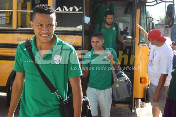 EN FOTOS: Siguatepeque vibra con visita de Olimpia y el humilde autobús en que llegó Real de Minas