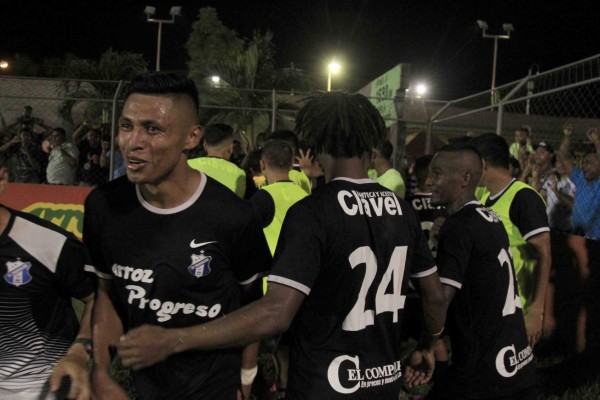 ¡NO SE VIO EN TV! Llenazo, portones cerrados y la eurofia de los progreseños