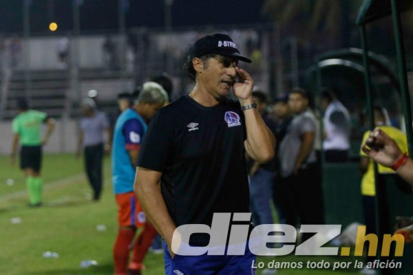 No se vio en TV: La frustración de Troglio por la segunda derrota de Olimpia y la locura en el Excélsior