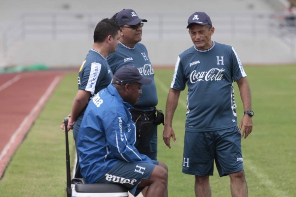 Hernán Medford pone manos a la obra con Honduras