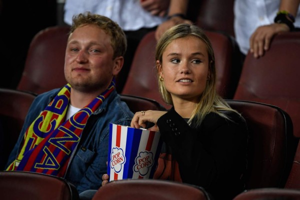 No viste en TV: La hermosa chica en las gradas, el dolor de Messi y así lo vivió Arturo Vidal