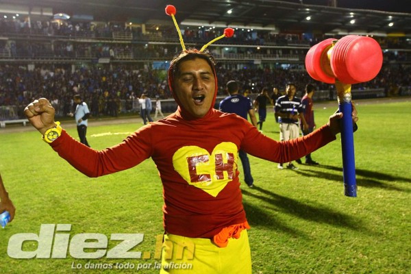 La afición motagüense celebra la #13.