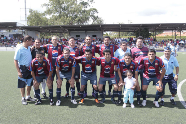 El Olimpia se conoró campeón de la Liga Central de Veteranos