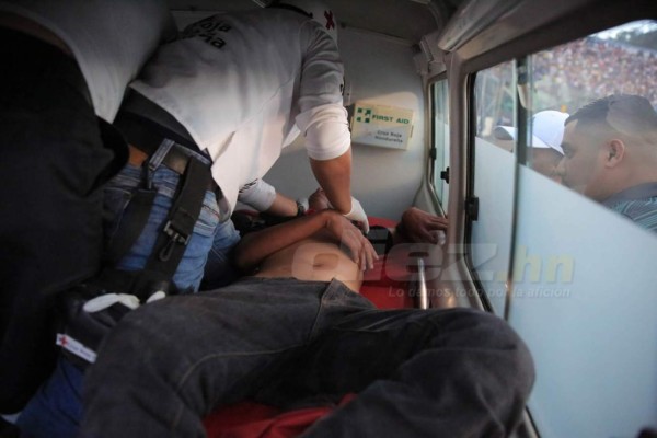 NO VISTE EN TV: Wilson Palacios, ambientazo y un herido en las gradas