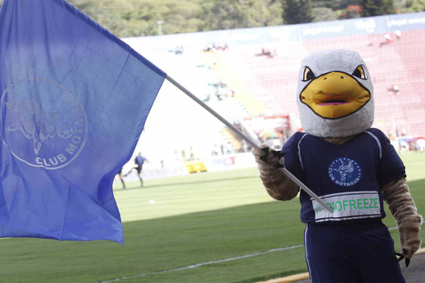 Ambiente en el clásico capitalino