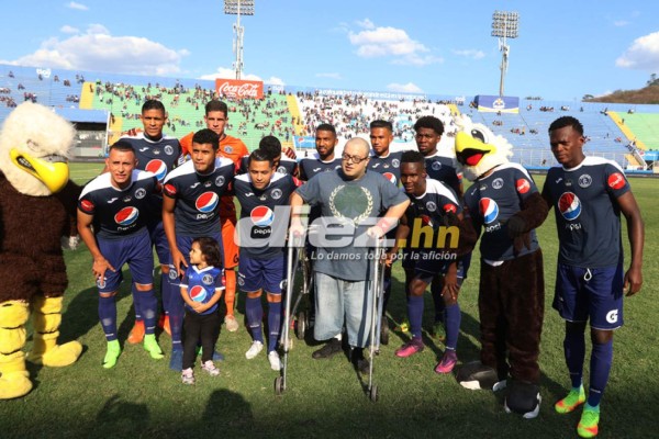 El pleito en el Excélsior y las fotos que no viste en TV de la Fecha 15