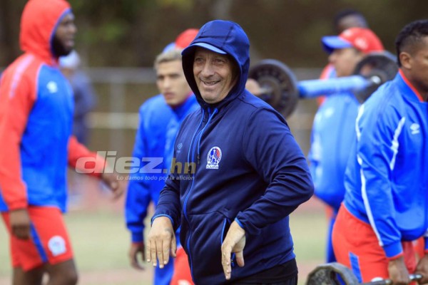 ¡Buscaban cómo calentarse! Olimpia entrenó bajo un intenso frío en Tegucigalpa