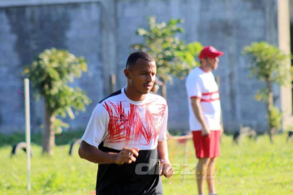 Mercado: Vida alista refuerzos, confirman baja en Motagua y un español dirigirá en Liga Nacional