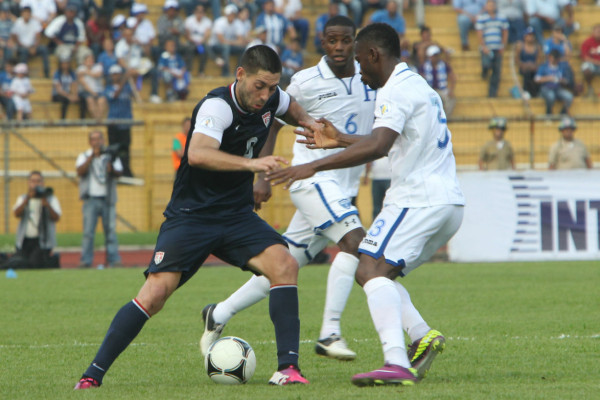 Selección de Honduras ganó a Estados Unidos 2-1