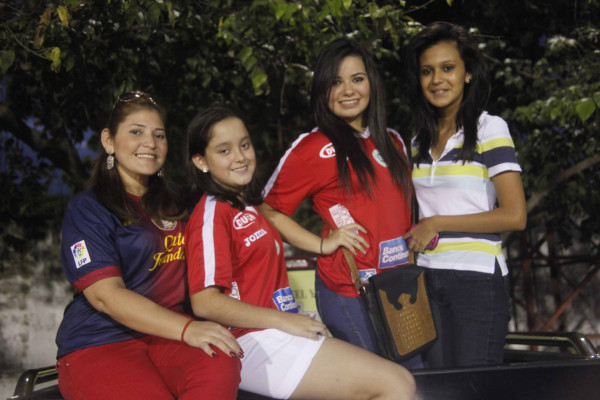 Ambiente en el Rubén Deras, en la ida de la Semi-finales entre Choloma vs Olimpia