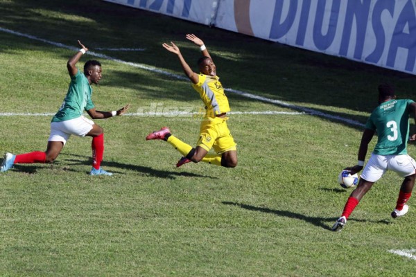 Fotos del Marathón-Real España: El desahogo de Ramiro Rocca y el show de los aficionados