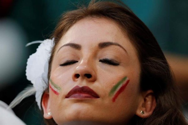 Dolorosas imágenes: Aficionados de México rompen en llanto por eliminación en Rusia