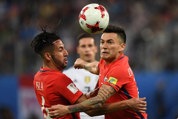 ¿Qué hizo Low? Las imágenes que no se vieron por TV en juego Chile-Alemania