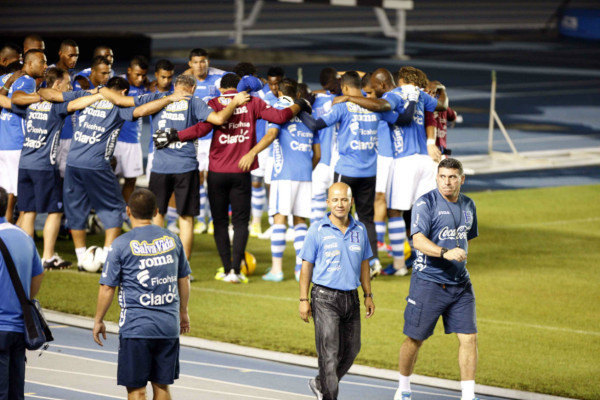 La Selección reconoció este jueves por la noche el estadio Rommel Fernández.