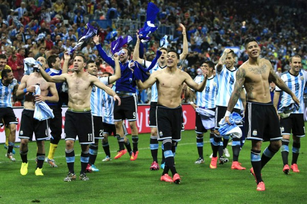 Argentina finalista: ganó 4-2 a Holanda en los penales.