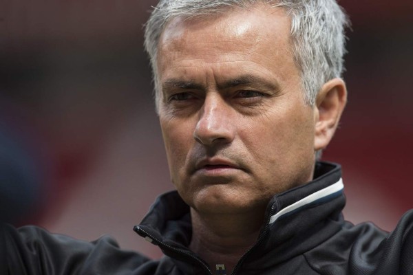 Los gestos y la vestimenta de Mourinho en su primer día de trabajo con el Manchester United