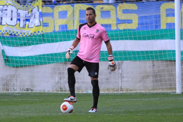 Los 10 futbolistas que le ganaron la batalla al cáncer
