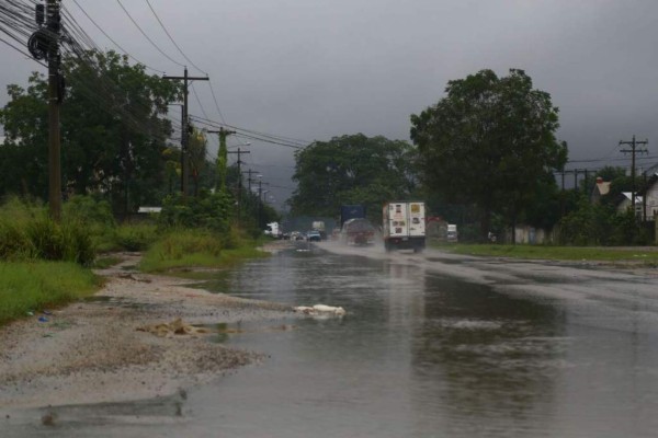 ¡ALERTA! Fuertes tormentas inundan varios departamentos de Honduras