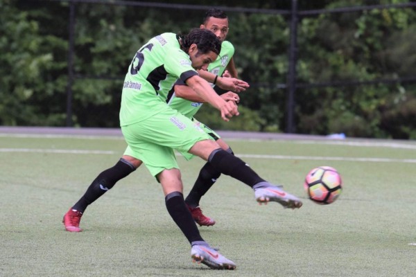 Futbolistas hondureños aprovechan vacaciones jugando en Estados Unidos