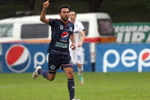 RUMORES y FICHAJES: Reemplazo de Bengtson es panameño y Saprissa intentó fichar referente salvadoreño