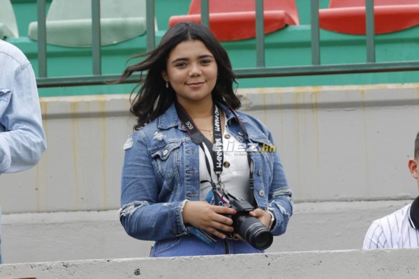 Hermosas chicas y ambientazo en el Yankel Rosenthal para el clásico Marathón-Olimpia