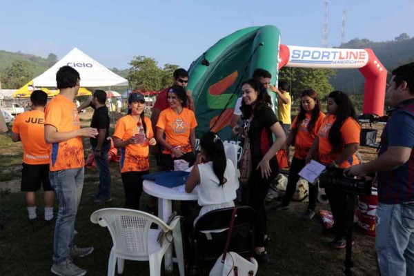 Las mejores imágenes de ambiente previo al DIEZ X-Run 2014