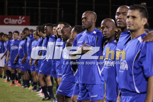 'El Rey' David se retiró del fútbol en un partido en el Morazán.