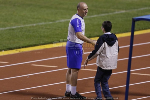 La visita especial en la práctica de la Selección de Honduras y el gesto de Fabián Coito