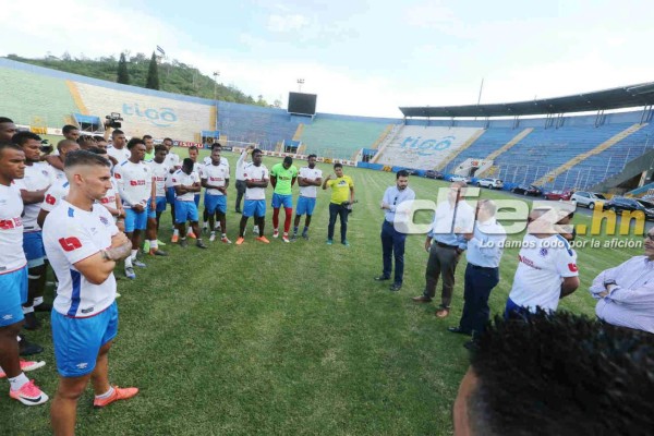 ¡Risas, charlas y abrazos! Así fue el primer entreno de Manuel Keosseián con Olimpia