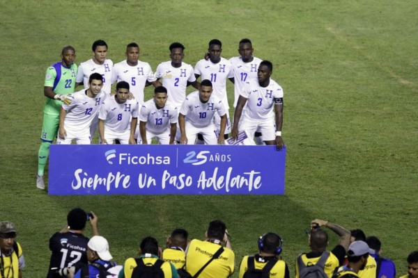 NO VISTE EN TV: Reclamos al árbitro, intercambio de camisas y tristeza trinitense