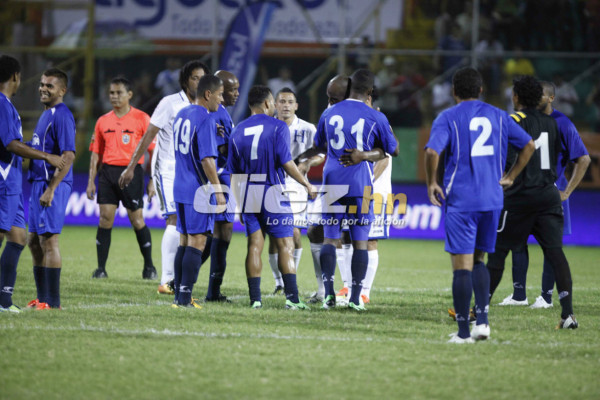 'El Rey' David se retiró del fútbol en un partido en el Morazán.