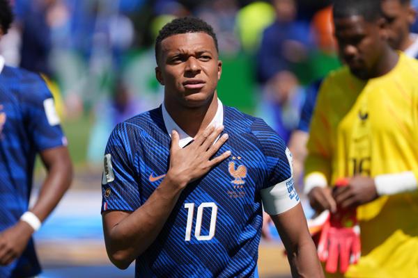 Mbappé rompe a Messi en Mundiales, la visita a Kanté y el festejo de Francia