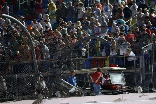 Impactante accidente en el Nascar de Estados Unidos deja 30 heridos