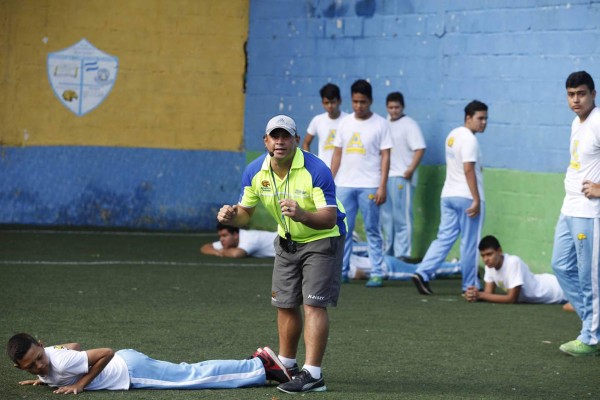 La nueva vida del ex jugador hondureño Francis Reyes lejos de las canchas