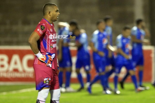 NO VISTE EN TV: Reclamo airado de Hernán Medford, bronca y lluvia en Choluteca