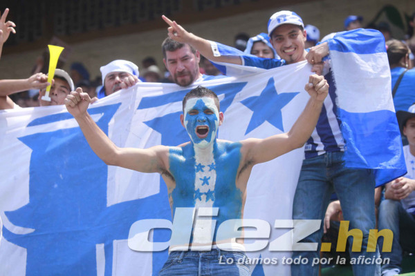 Calor, ambiente y belleza dentro del estadio Olímpico