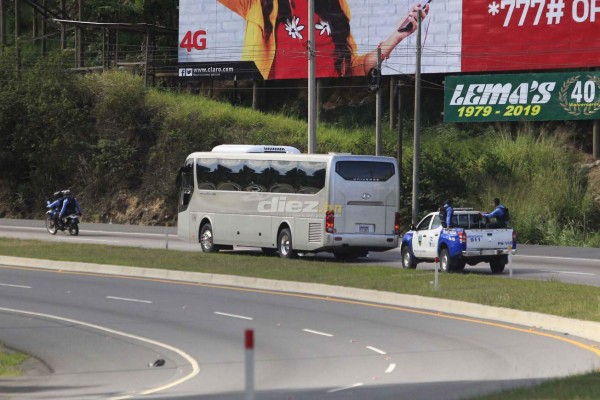 En fotos: El fuerte resguardo policial a Motagua en su viaje a Comayagua