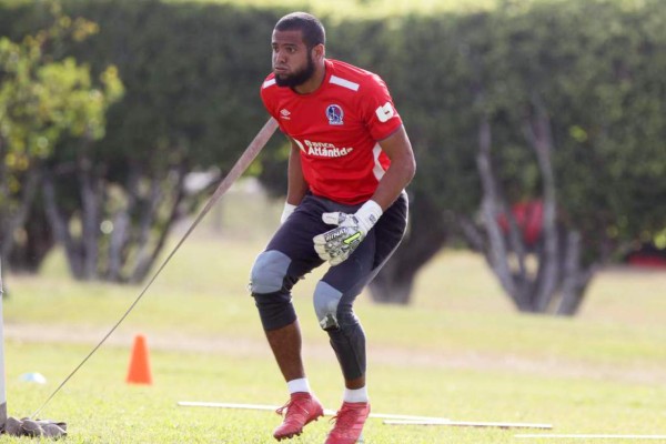 ¡Ofensivo y sin miedo! Olimpia revela su 11 titular para enfrentar al Saprissa