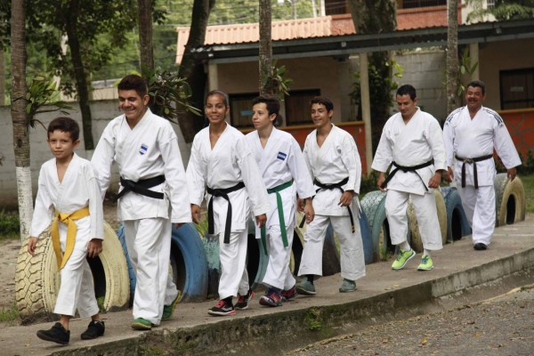 FOTOS: familia Armijo, el karate corre por su sangre