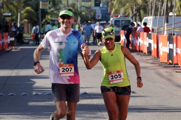 ¡Alegría, besos y bellezas! Las imágenes que dejó la sexta Maratón del Atlántico