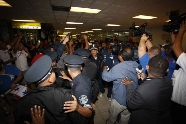 El color en Panamá tras la llegada de Honduras.